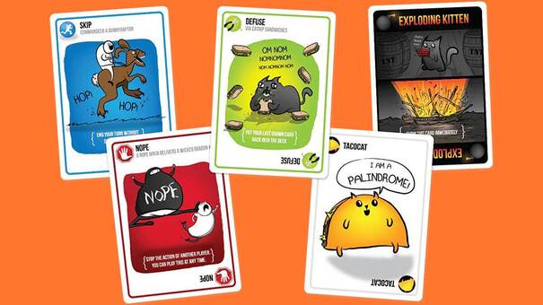 Bài Mèo nổ (Exploding Kitten) được Elan Lee (Xbox, ARGs), Matthew Inman (The Oatmeal) và Shane Small (Xbox, Marvel) tạo ra vào năm 2015 bởi nhà phát hành The Oatmeal. Trò chơi này là sự kết hợp giữa may mắn và chiến lược, đồng thời được thiết kế dành cho 2-5 người chơi. Exploding Kittens là 1 dự án được hỗ trợ kêu gọi vốn thành công nhất trong lịch sử Kickstarter tính đến nay và đã bán được hơn 11 triệu trò chơi. Hãy đến iBet1668 thông tin sản phẩm để biết thêm chi tiết nhé .