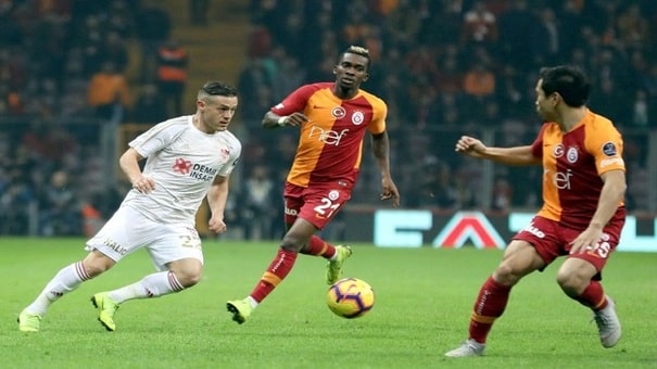 Nhận định bóng đá trận Galatasaray vs Istanbulspor diễn ra vào lúc 00h00 ngày 26/1 ở vòng 22 giải VĐQG Thổ Nhĩ Kỳ phân tích thông tin lực lượng, đội hình dự kiến, soi kèo nhà cái, dự đoán tỉ số. Hãy đến iBet1668 soi kèo bóng đá để biết thêm thông tin nhé .